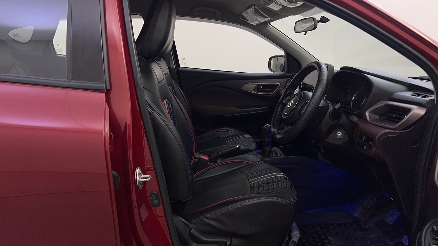 Used 2024 Maruti Suzuki Fronx Delta Plus 1.2L MT Petrol Manual interior RIGHT SIDE FRONT DOOR CABIN VIEW