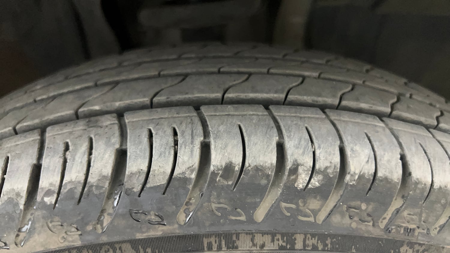 Used 2021 Renault Kiger RXZ MT Petrol Manual tyres RIGHT FRONT TYRE TREAD VIEW