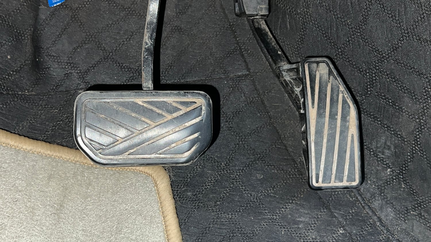 Used 2018 Maruti Suzuki Dzire VXi AMT Petrol Automatic interior PEDALS VIEW
