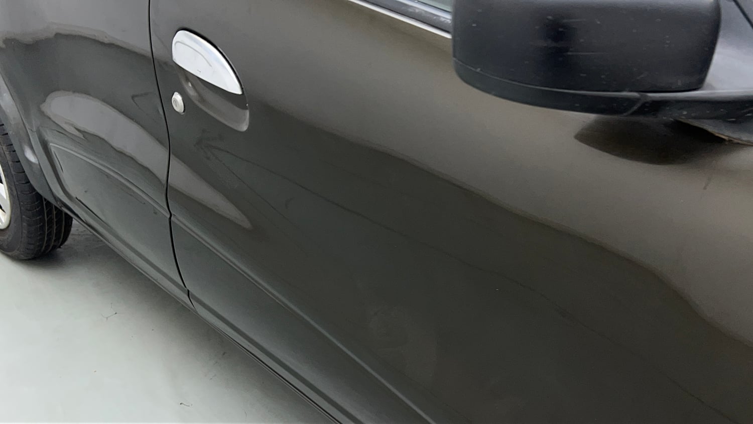 Used 2016 Renault Kwid RXT Petrol Manual dents MINOR SCRATCH