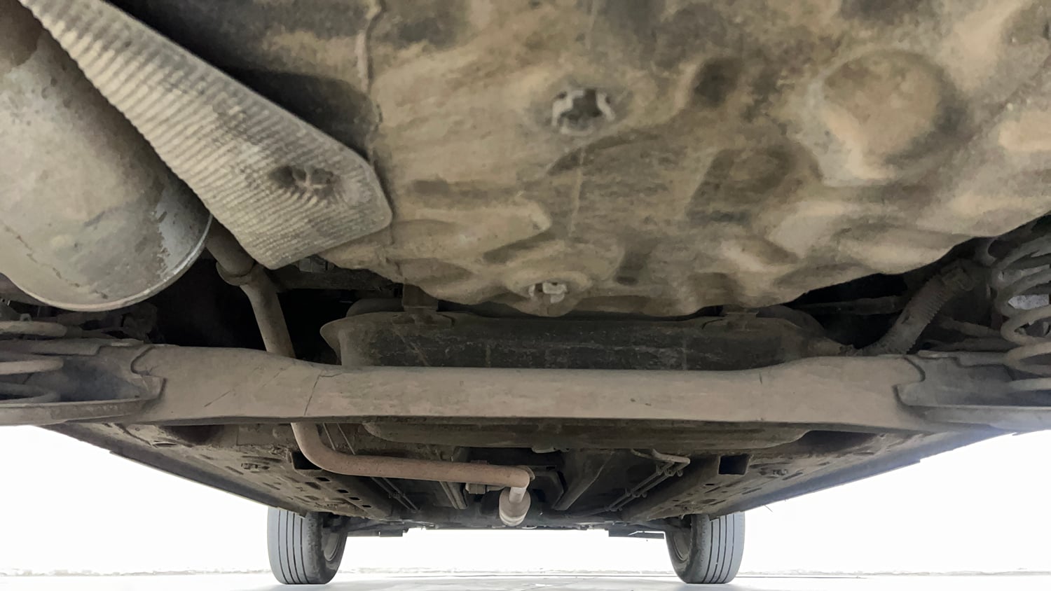 Used 2022 Nissan Magnite XV Executive Petrol Manual extra REAR UNDERBODY VIEW (TAKEN FROM REAR)