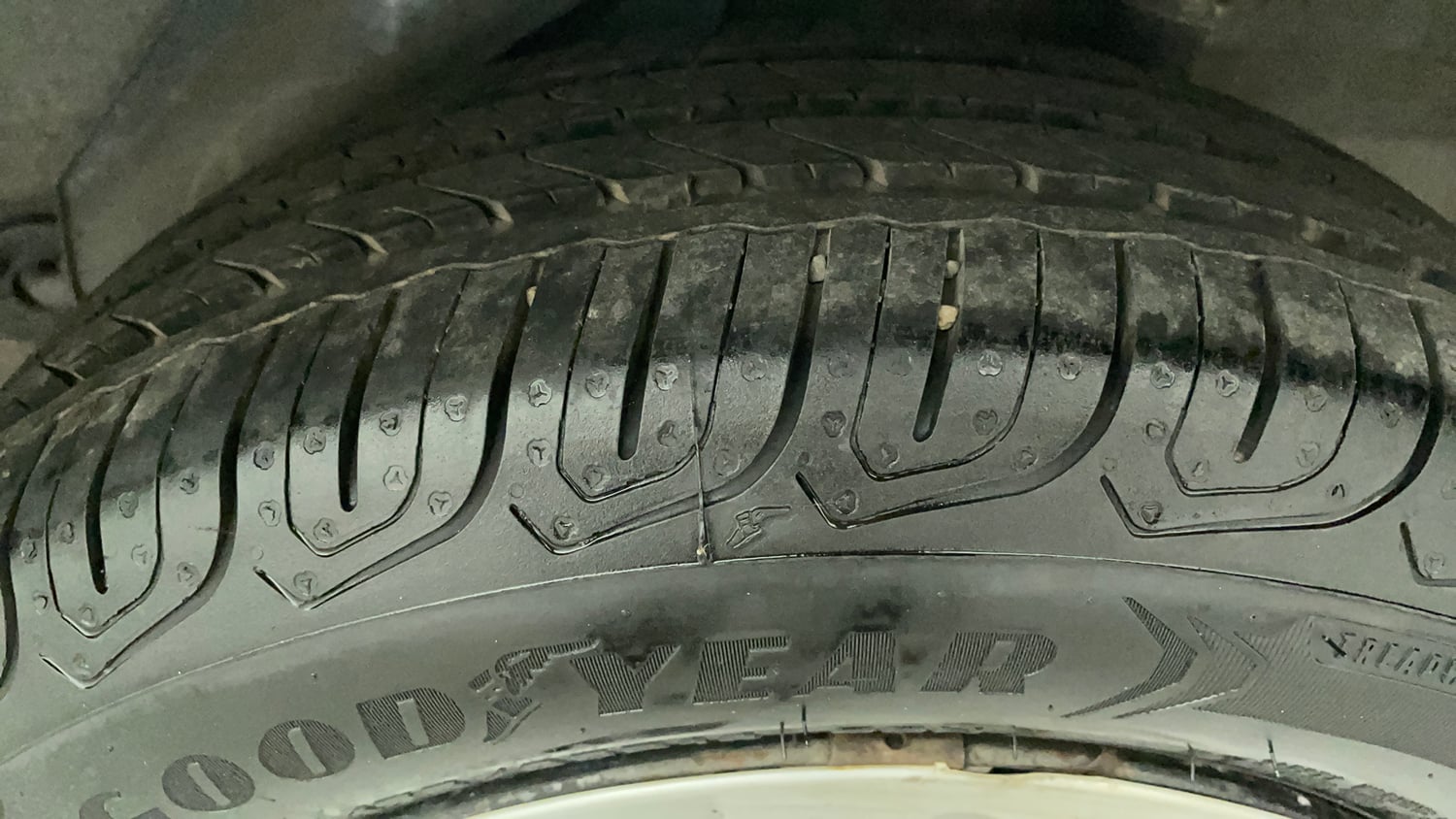 Used 2014 Honda Brio S MT Petrol Manual tyres LEFT REAR TYRE TREAD VIEW