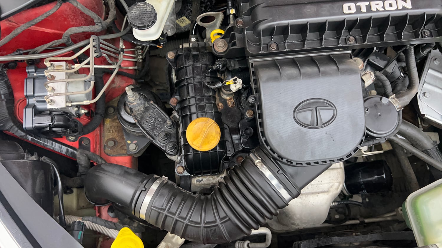 Used 2018 Tata Tiago Revotron XZ Petrol Manual engine ENGINE RIGHT SIDE VIEW