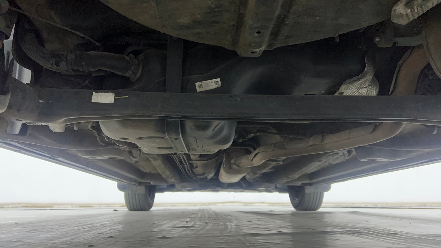 Used 2021 Mahindra XUV 300 W6 1.2 Petrol Petrol Manual extra REAR UNDERBODY VIEW (TAKEN FROM REAR)