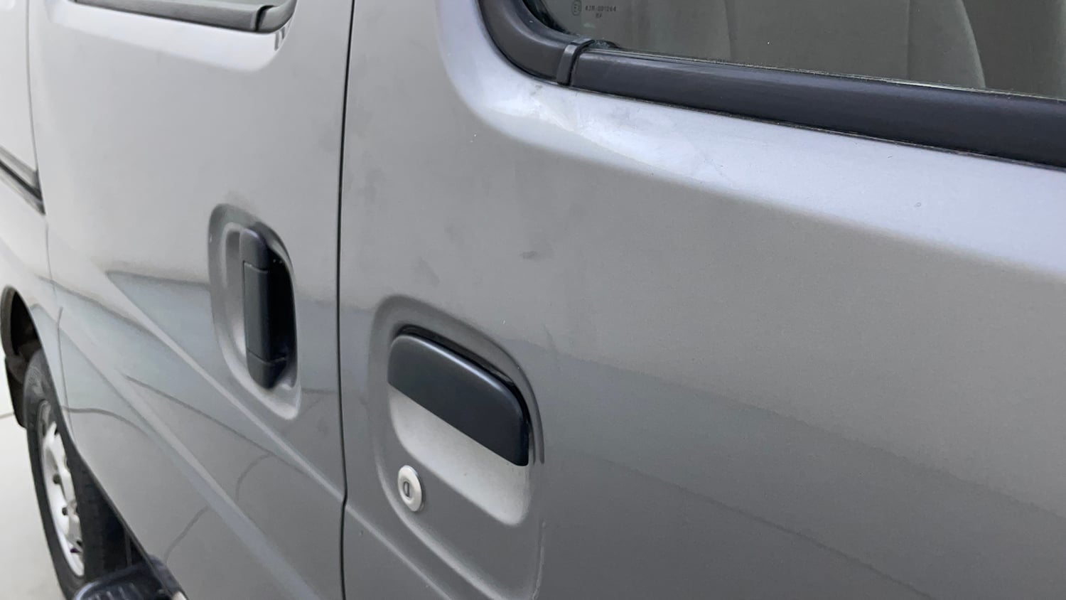 Used 2015 Maruti Suzuki Eeco 5 STR WITH A/C+HTR Petrol Manual dents MINOR SCRATCH