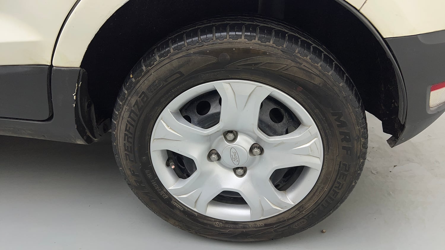 Used 2016 Ford EcoSport Trend 1.5L Ti-VCT Petrol Manual tyres LEFT REAR TYRE RIM VIEW