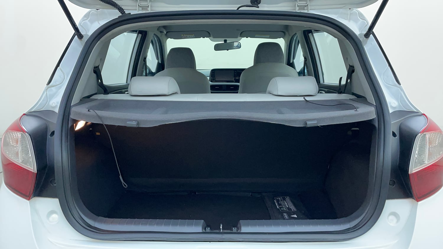 Used 2022 Hyundai Grand i10 Nios Asta AMT 1.2 Kappa VTVT Petrol Automatic interior DICKY INSIDE VIEW