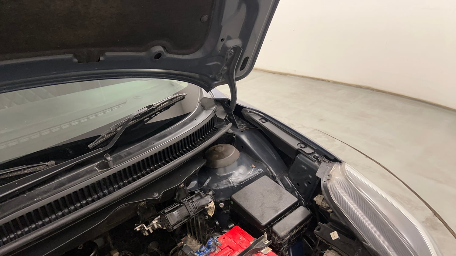 Used 2019 Maruti Suzuki Baleno Alpha Automatic Petrol Automatic engine ENGINE LEFT SIDE HINGE & APRON VIEW