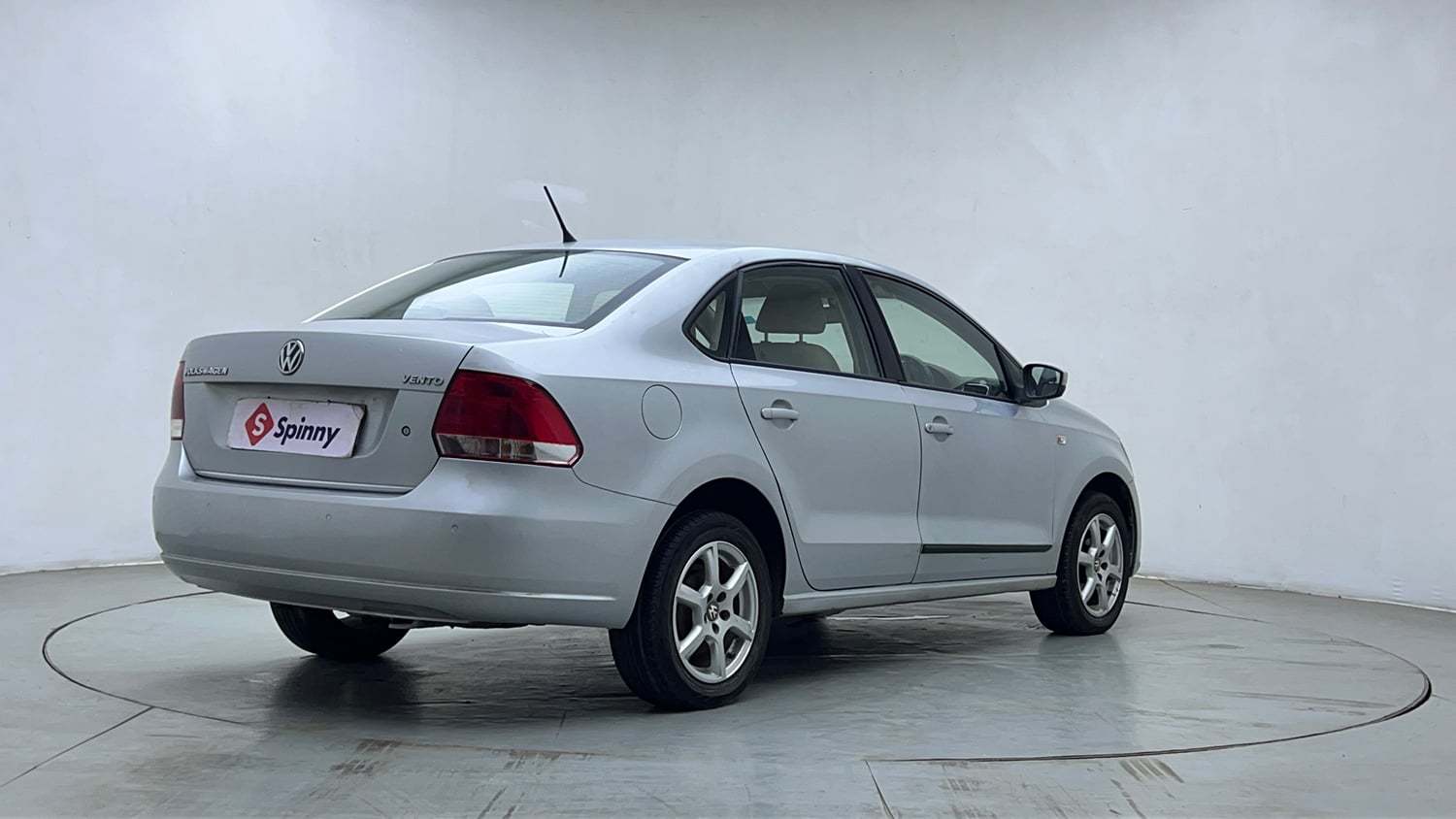 Used 2014 Volkswagen Vento Highline Petrol Petrol Manual exterior RIGHT REAR CORNER VIEW