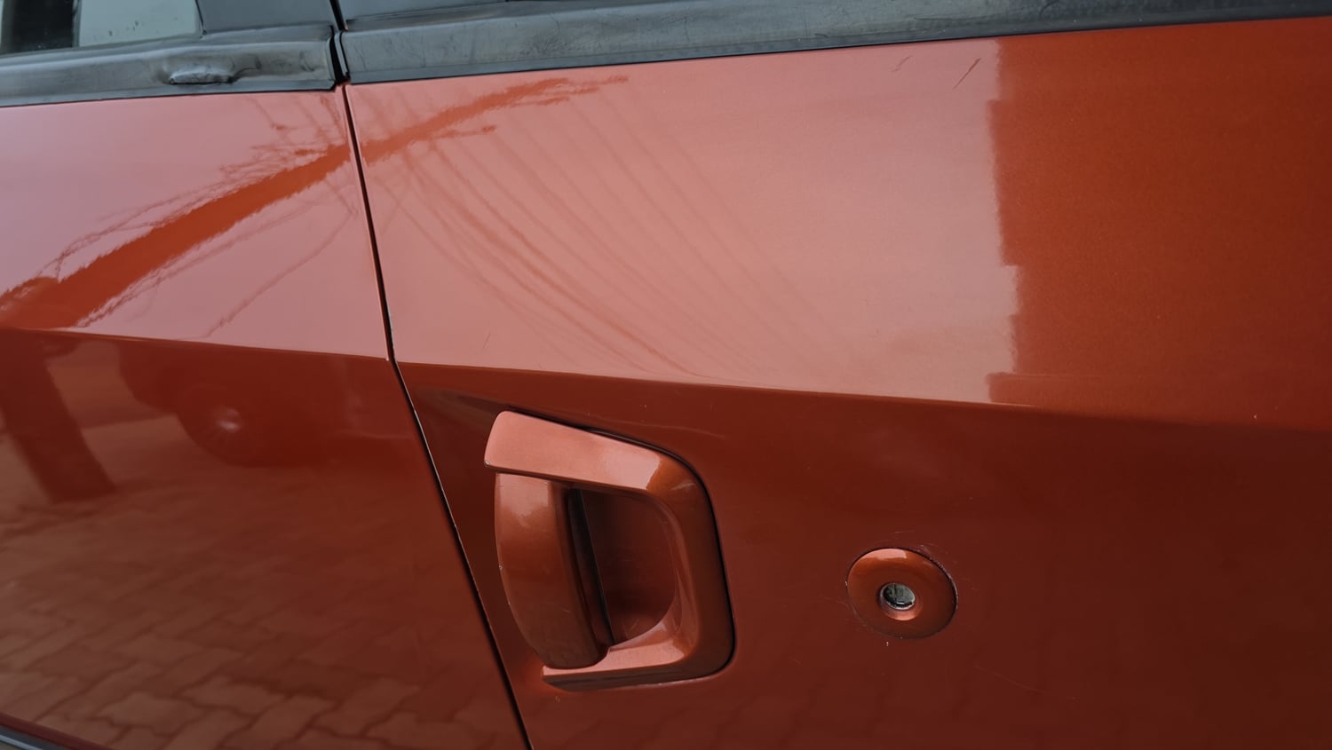 Used 2017 Mahindra XUV500 W4 Diesel Manual dents MINOR DENT