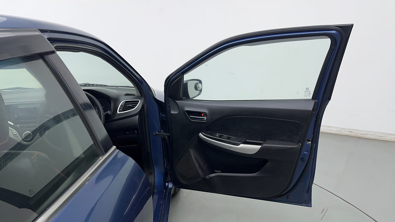 Used 2018 Maruti Suzuki Baleno Delta 1.3 Diesel Manual interior RIGHT FRONT DOOR OPEN VIEW
