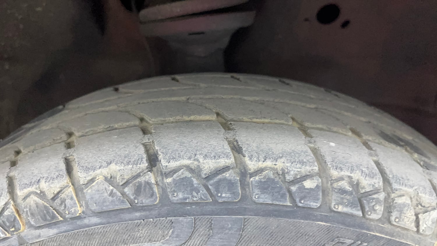 Used 2012 Maruti Suzuki Wagon R 1.0 LXi CNG Cng Manual tyres RIGHT FRONT TYRE TREAD VIEW