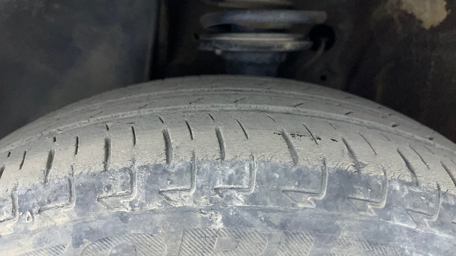 Used 2022 Maruti Suzuki Ignis Delta 1.2 AMT Petrol Automatic tyres LEFT FRONT TYRE TREAD VIEW