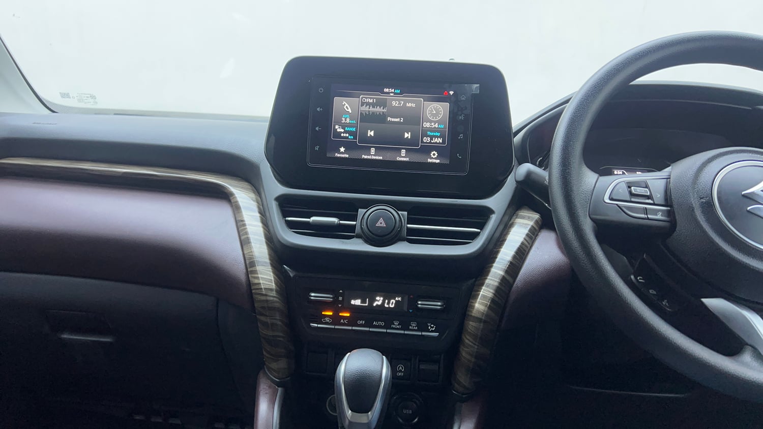 Used 2023 Maruti Suzuki Grand Vitara Delta Smart Hybrid AT Petrol Automatic interior MUSIC SYSTEM & AC CONTROL VIEW