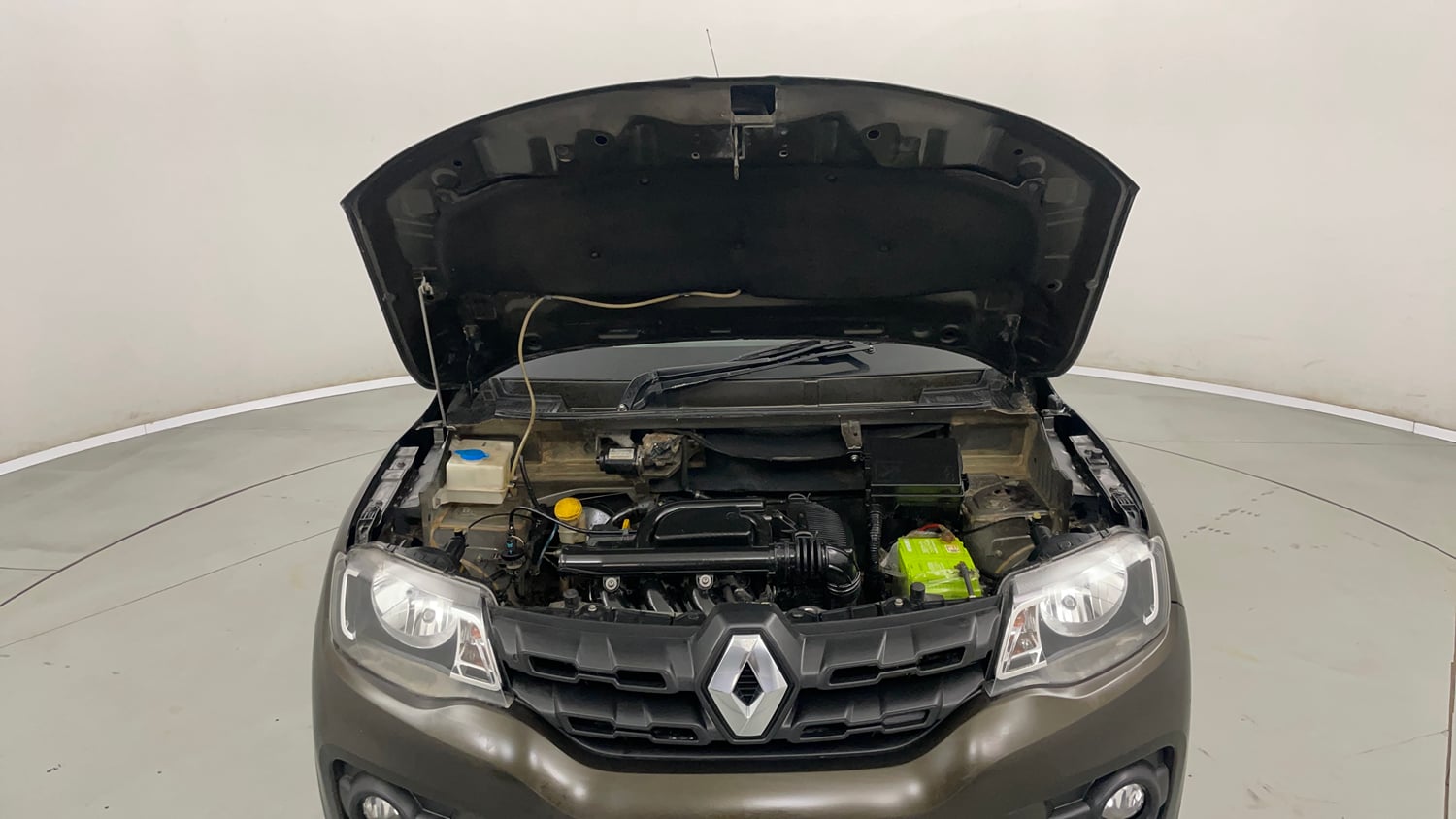 Used 2018 Renault Kwid 1.0 RXT Petrol Manual engine ENGINE & BONNET OPEN FRONT VIEW
