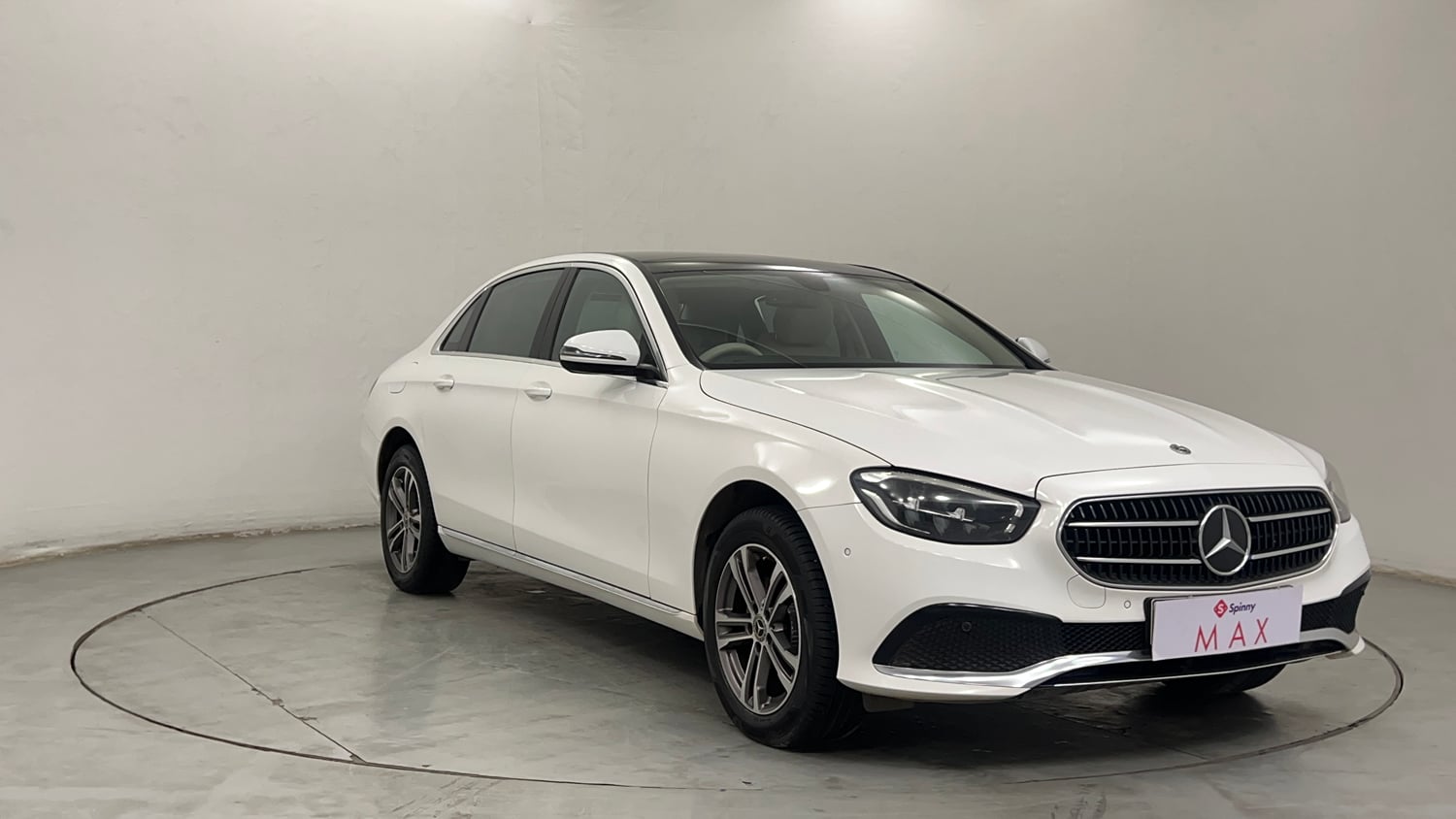 Used 2022 Mercedes-Benz E-Class E 220d Exclusive Diesel Automatic exterior RIGHT FRONT CORNER VIEW