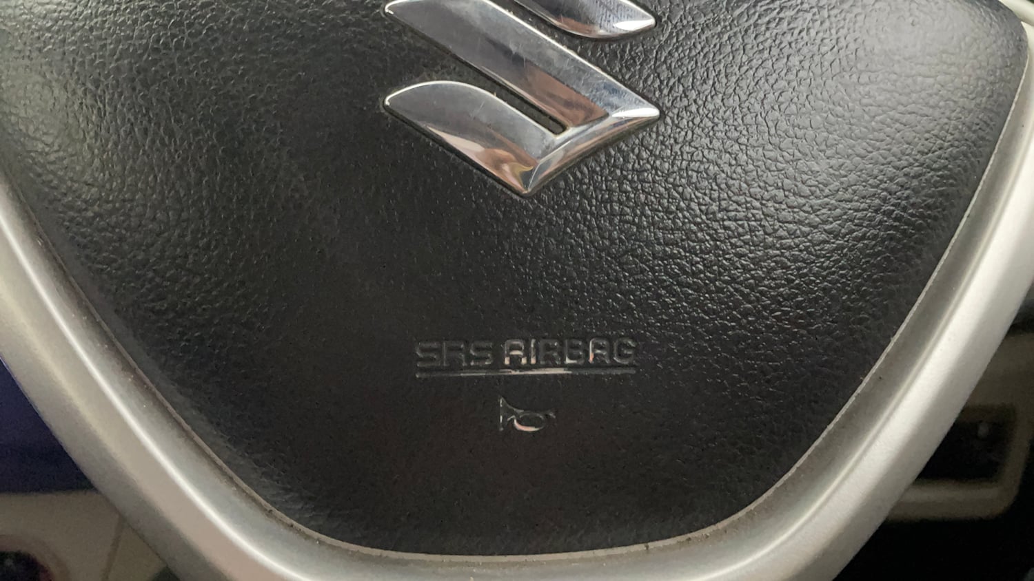 Used 2022 Maruti Suzuki Alto 800 VXi Petrol Manual top_features Airbags