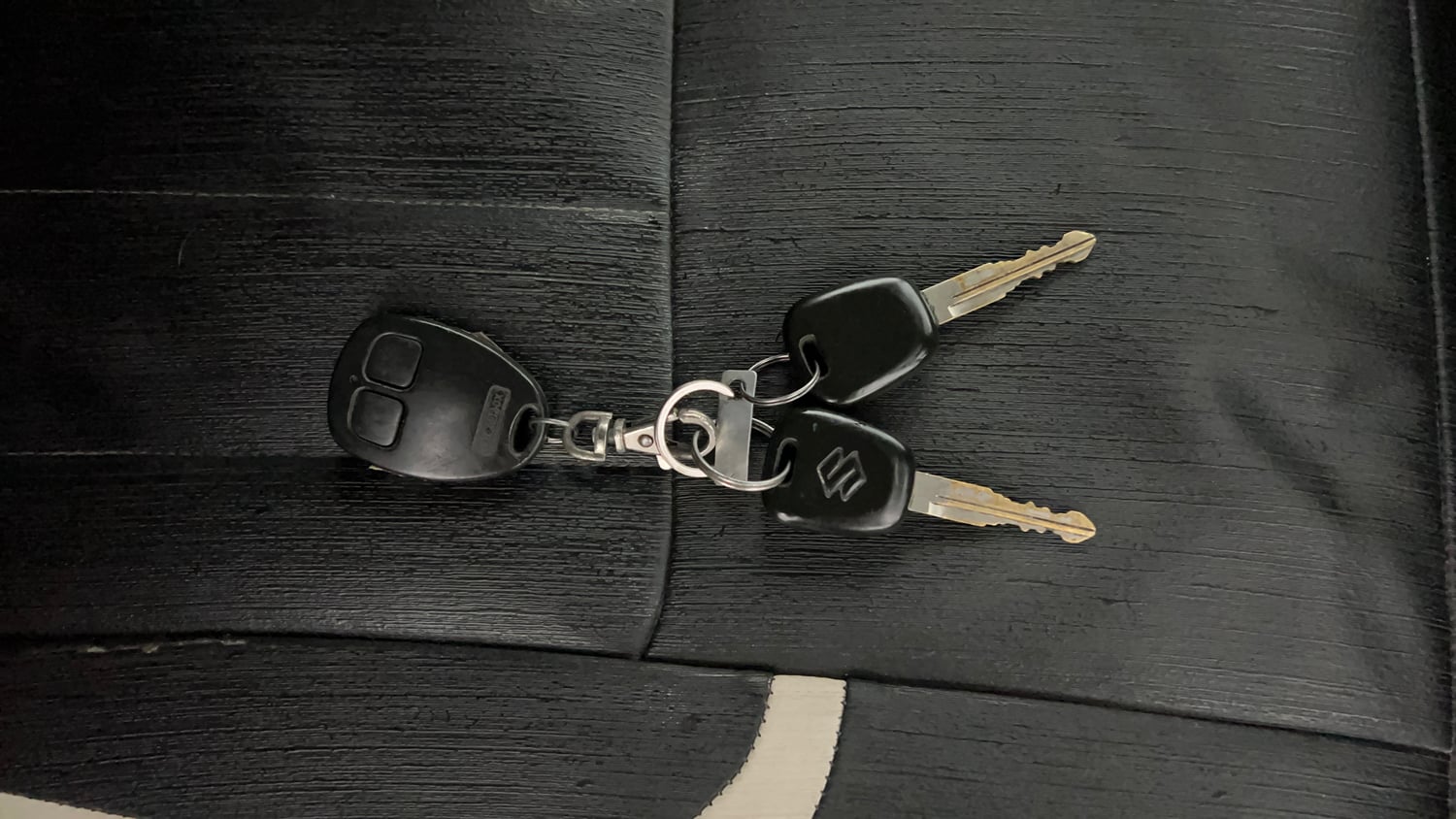 Used 2012 Maruti Suzuki Swift LXI CNG (Outside Fitted) Cng Manual extra CAR KEY VIEW