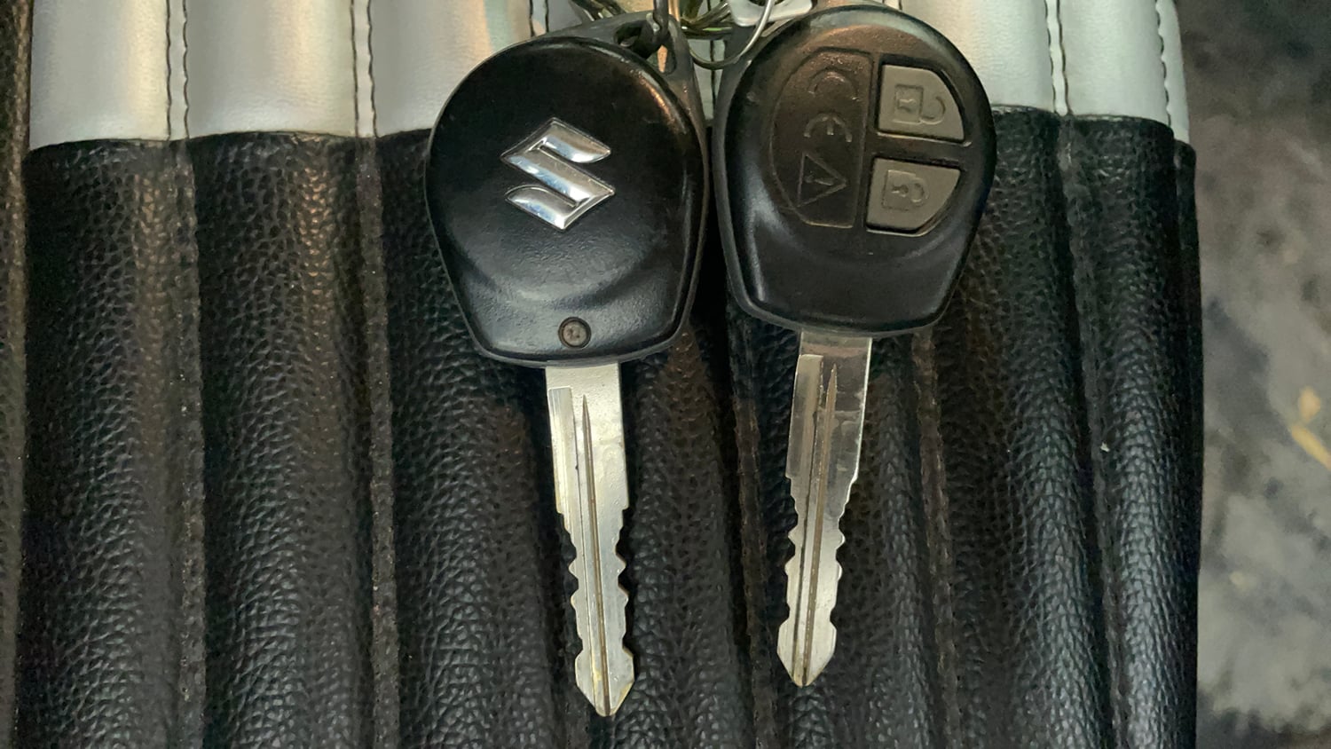 Used 2022 Maruti Suzuki Swift VXi Petrol Manual extra CAR KEY VIEW