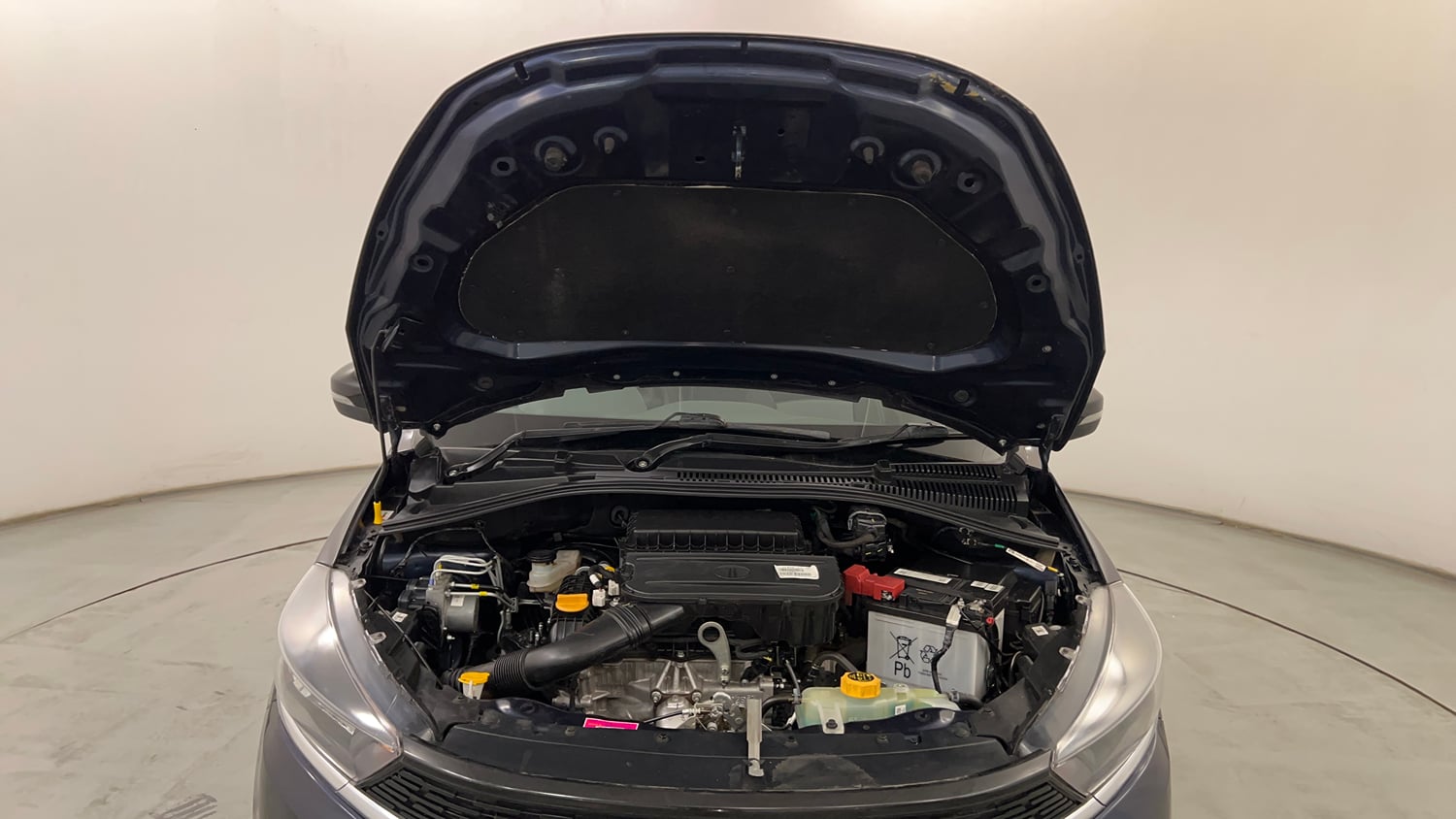 Used 2025 Tata Tiago XTA Petrol Automatic engine ENGINE & BONNET OPEN FRONT VIEW