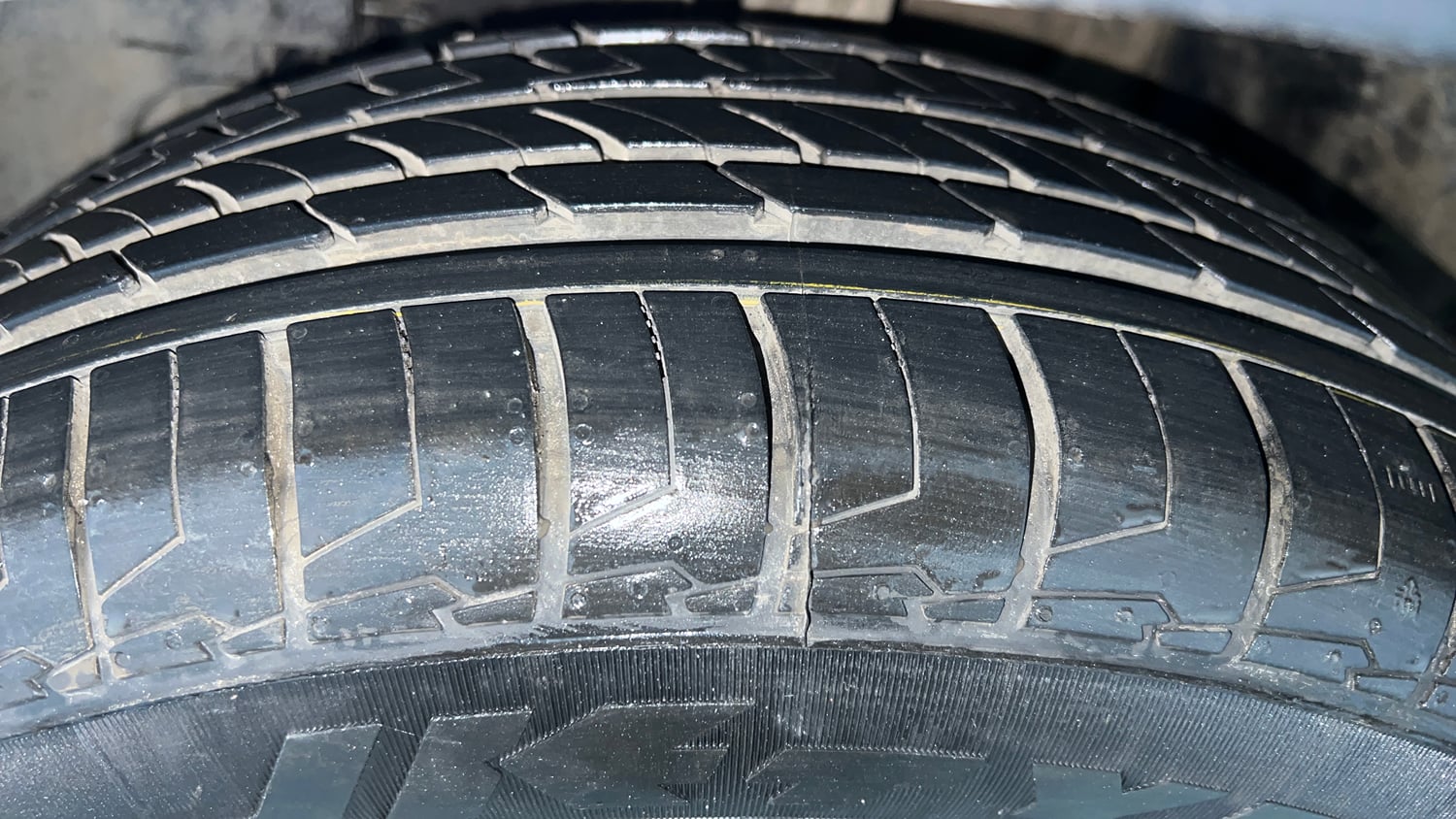 Used 2021 Tata Nexon XZA Plus Diesel Diesel Automatic tyres LEFT FRONT TYRE TREAD VIEW