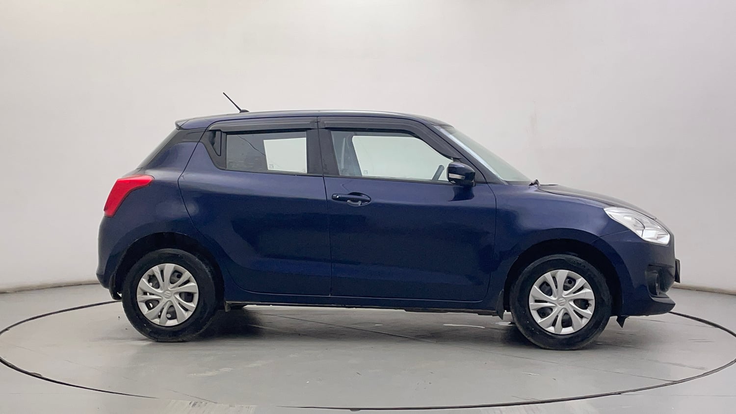 Used 2022 Maruti Suzuki Swift VXi Petrol Manual exterior RIGHT SIDE VIEW