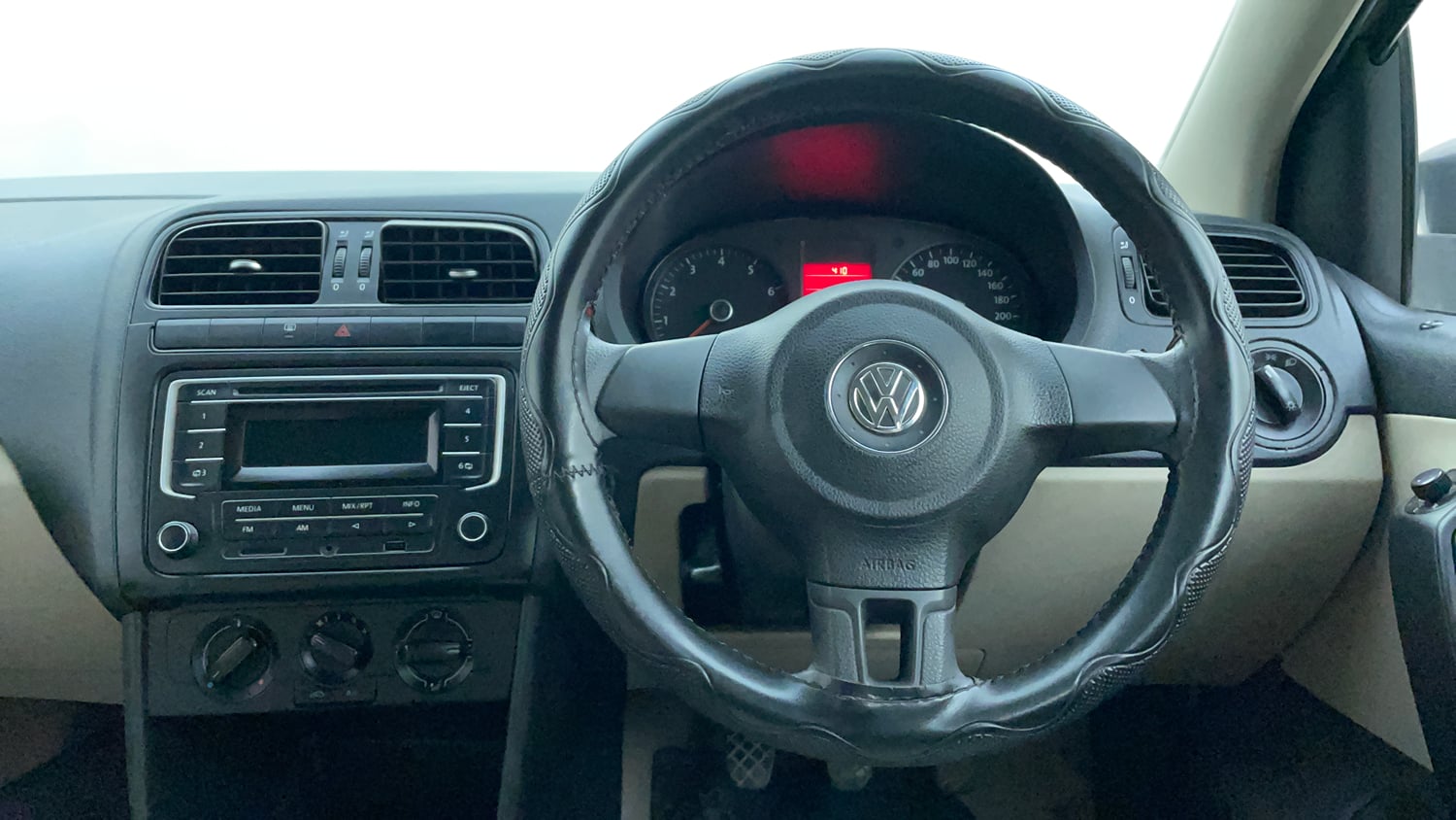 Used 2014 Volkswagen Polo Comfortline 1.2L (P) Petrol Manual interior STEERING VIEW