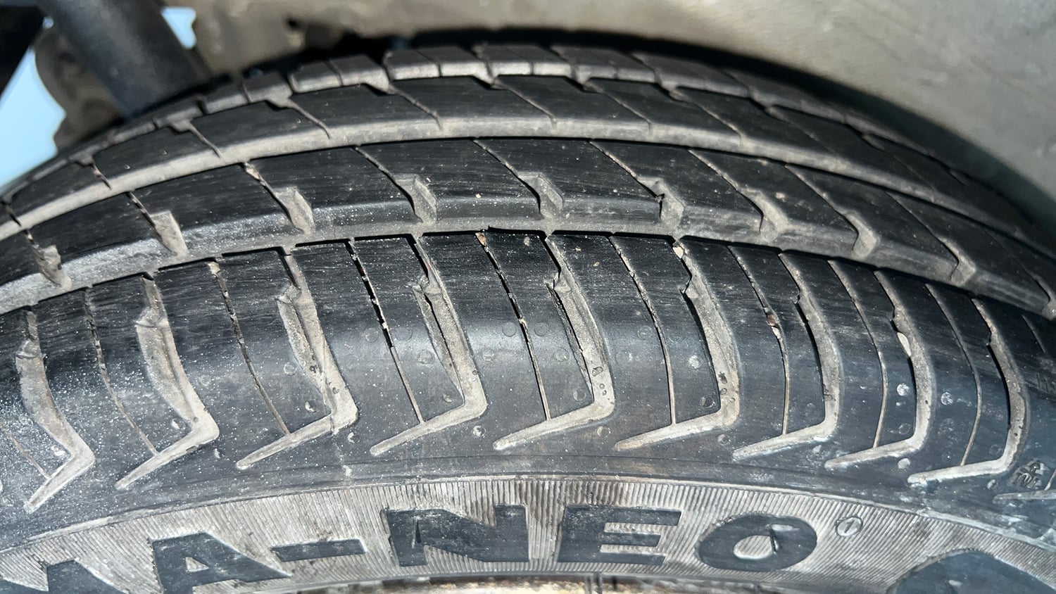 Used 2013 Maruti Suzuki Wagon R LXI Petrol Manual tyres RIGHT REAR TYRE TREAD VIEW