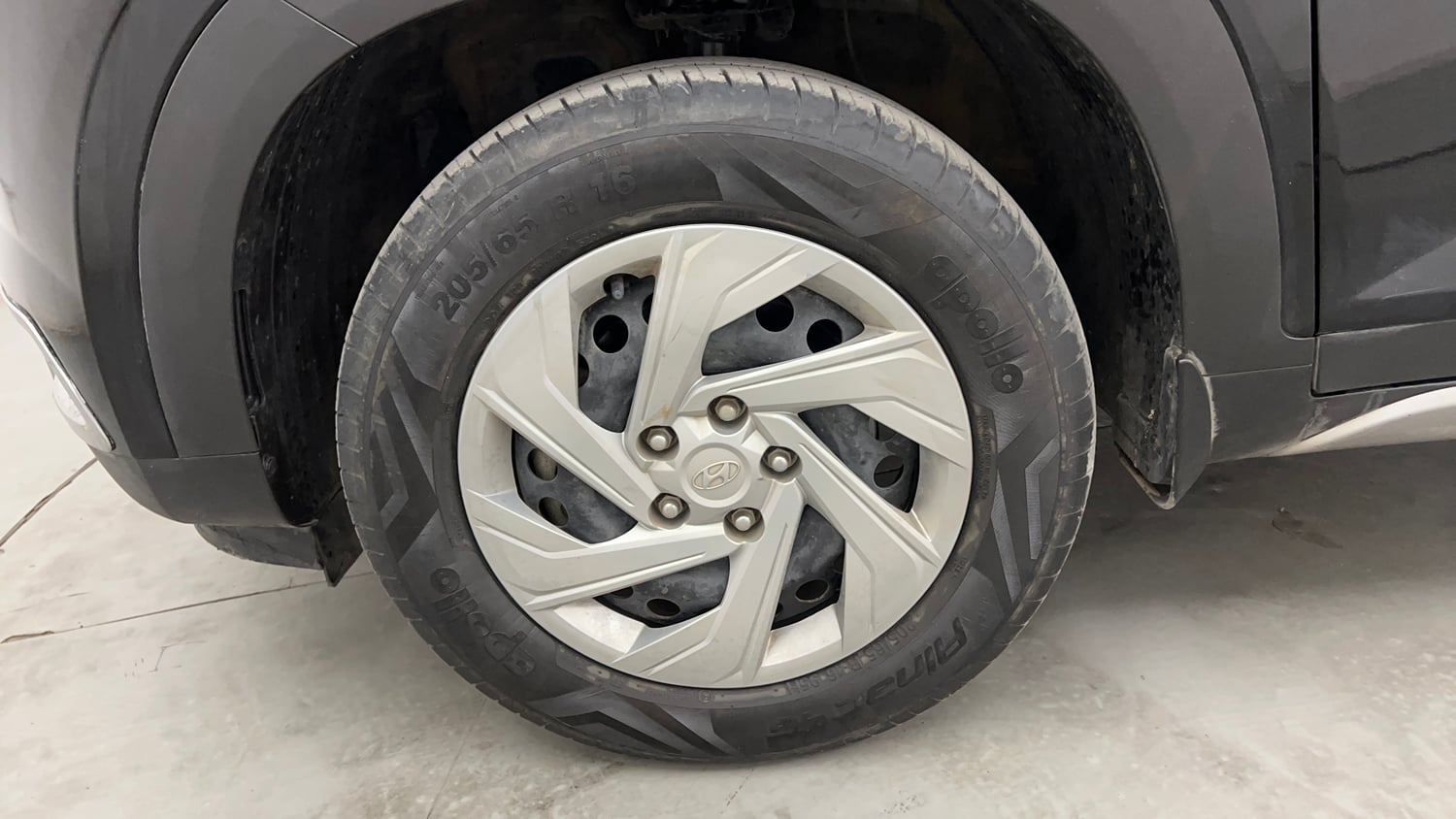 Used 2022 Hyundai Creta EX 1.5 Petrol Petrol Manual tyres LEFT FRONT TYRE RIM VIEW