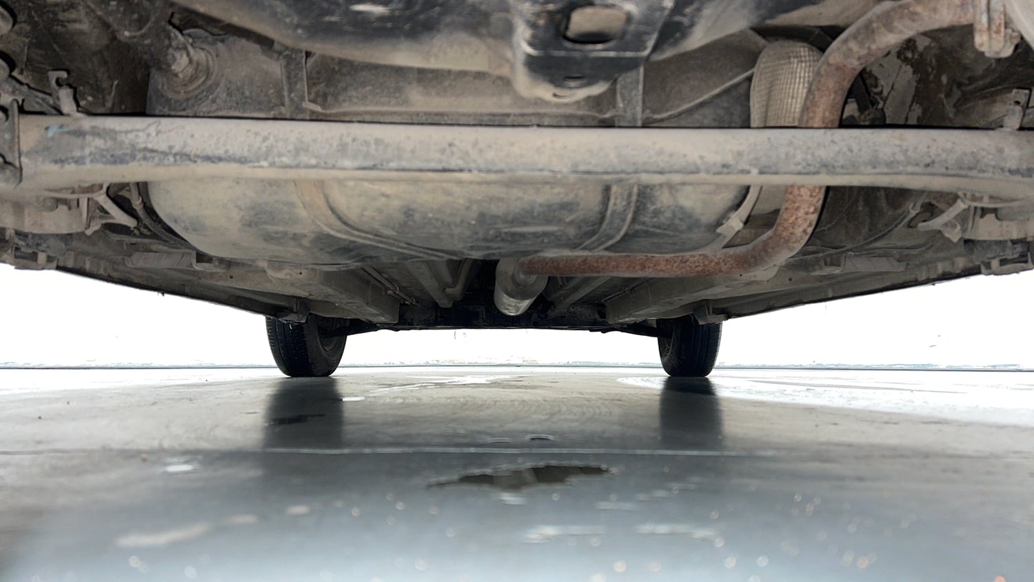 Used 2012 Maruti Suzuki Swift LXI CNG (Outside Fitted) Cng Manual extra REAR UNDERBODY VIEW (TAKEN FROM REAR)
