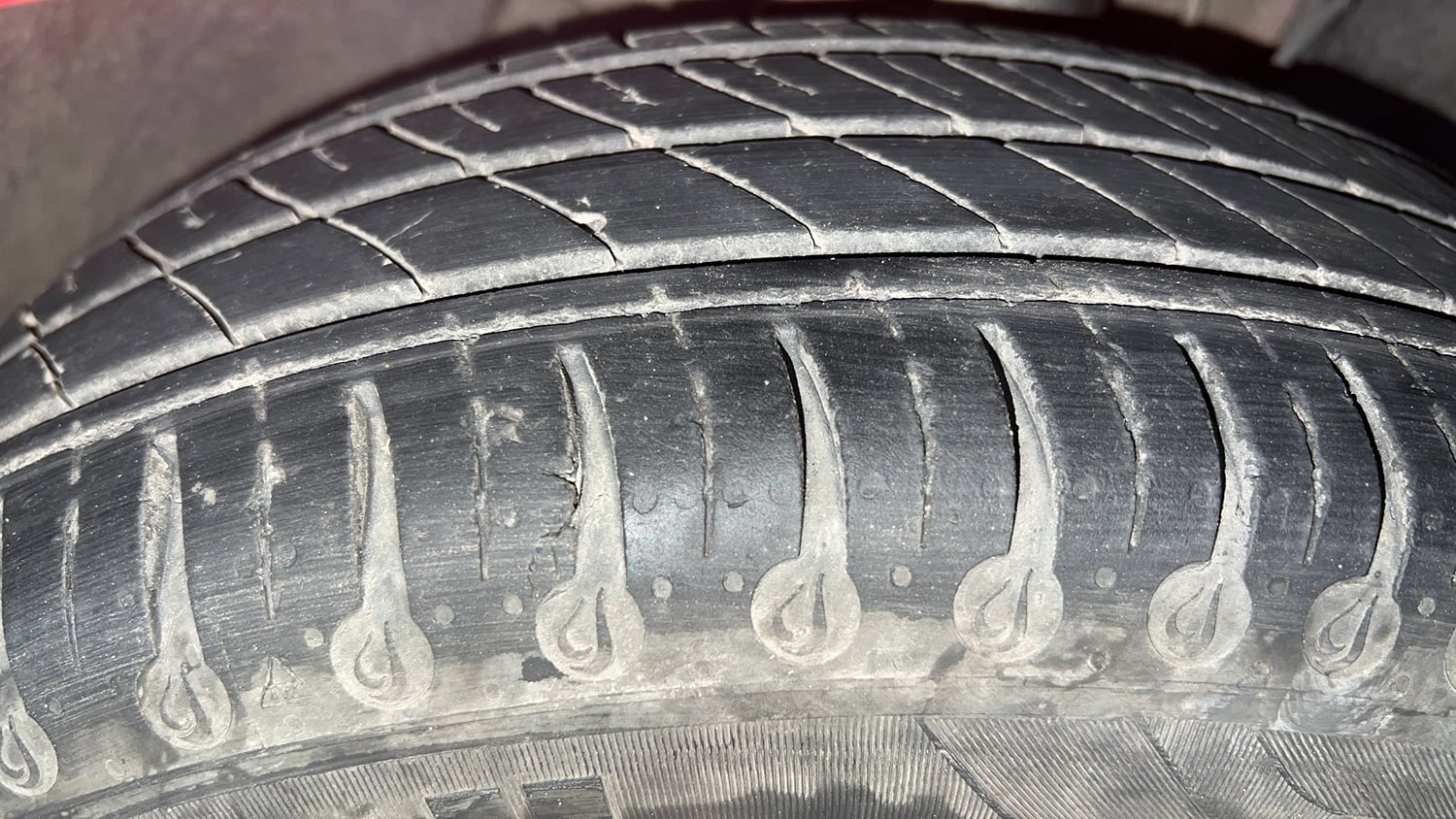 Used 2022 Tata Tiago XT Petrol Manual tyres RIGHT FRONT TYRE TREAD VIEW