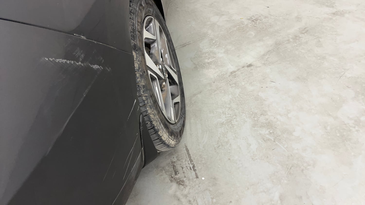 Used 2023 Hyundai Aura SX 1.2 CNG Cng Manual dents MINOR SCRATCH