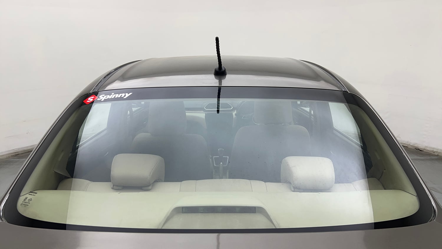 Used 2018 Maruti Suzuki Dzire VXi AMT Petrol Automatic exterior BACK WINDSHIELD VIEW
