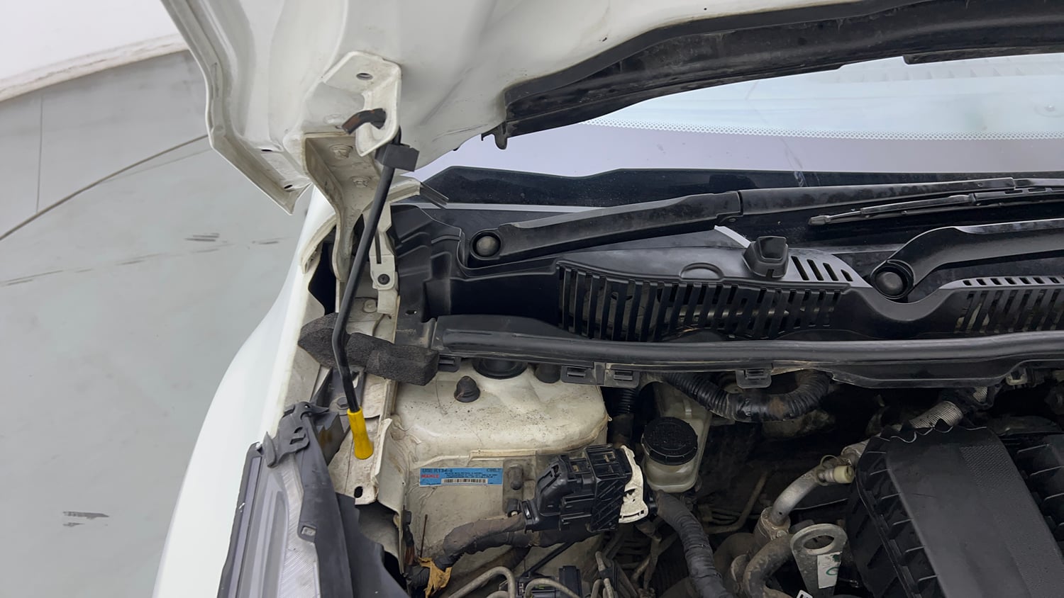 Used 2021 Tata Nexon XZA Plus Diesel Diesel Automatic engine ENGINE RIGHT SIDE HINGE & APRON VIEW
