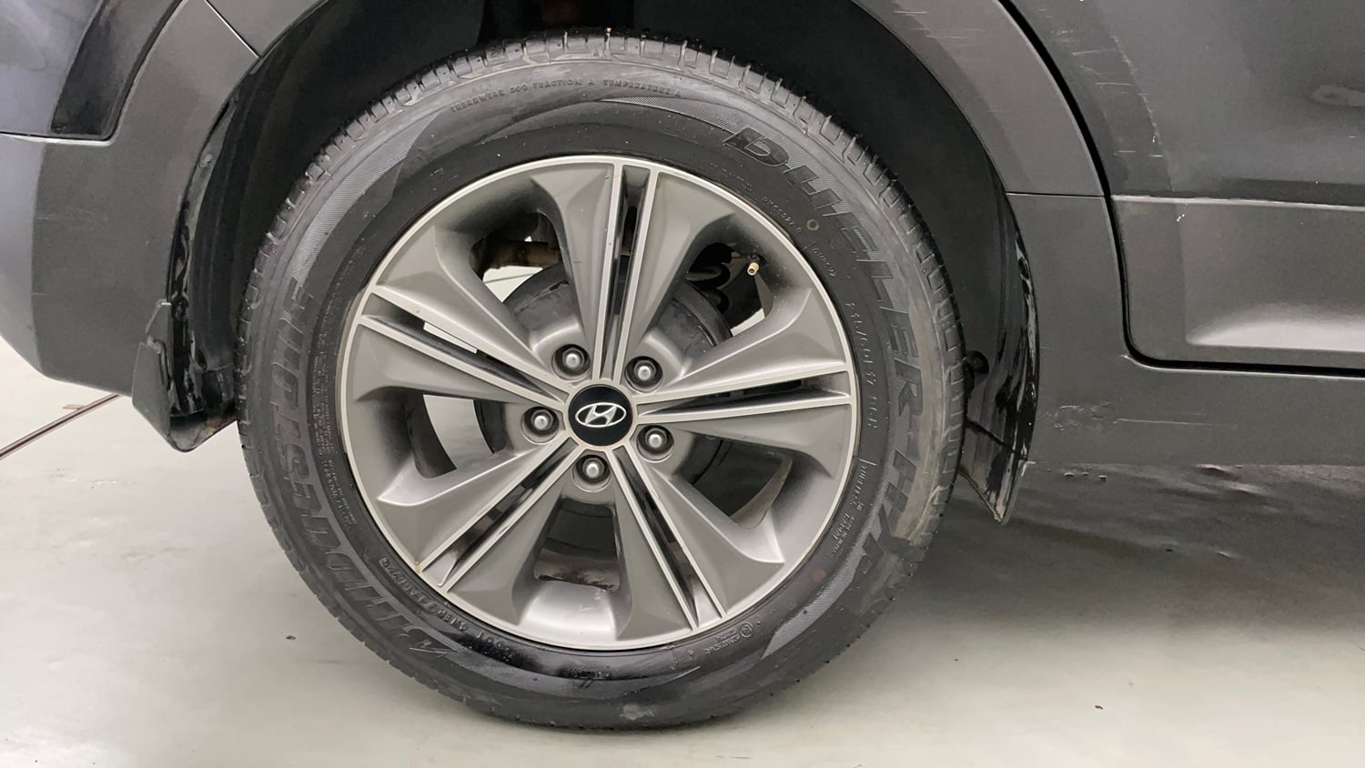 Used 2016 Hyundai Creta 1.6 SX Plus AT Petrol Petrol Automatic tyres RIGHT REAR TYRE RIM VIEW