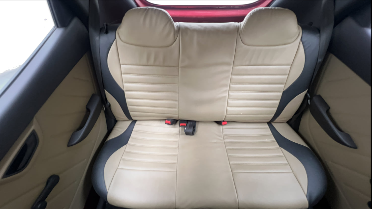 Used 2016 Hyundai Eon D-Lite + Petrol Manual interior REAR SEAT CONDITION VIEW