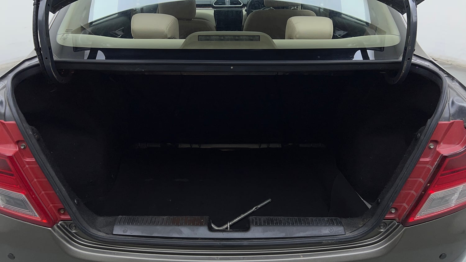 Used 2018 Maruti Suzuki Dzire VXi AMT Petrol Automatic interior DICKY INSIDE VIEW