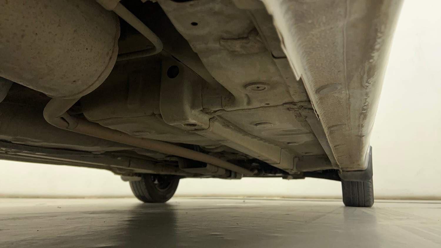 Used 2017 Hyundai Eon Magna + Petrol Manual extra REAR RIGHT UNDERBODY VIEW