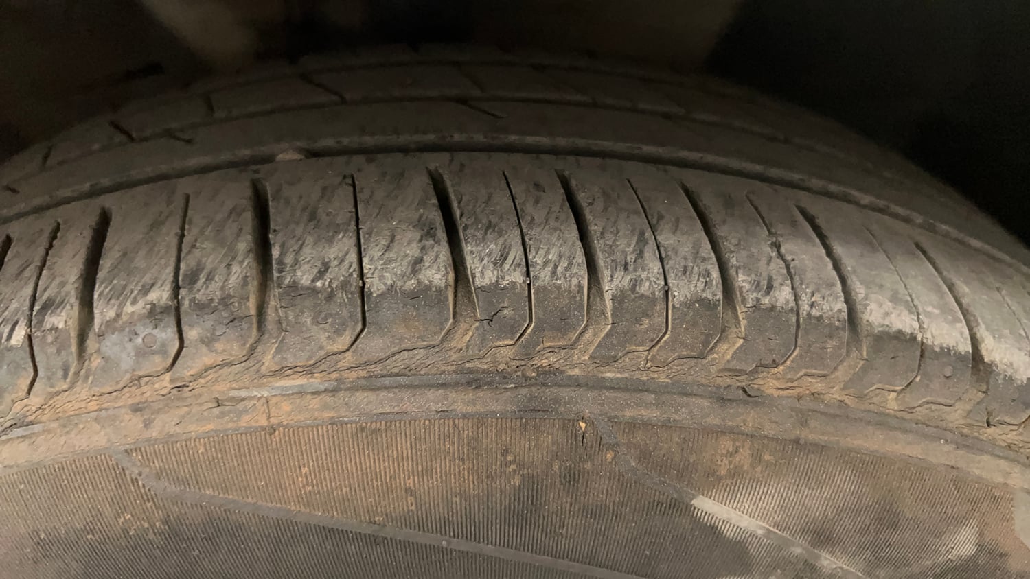 Used 2013 Nissan Micra XV CVT Petrol Automatic tyres RIGHT FRONT TYRE TREAD VIEW