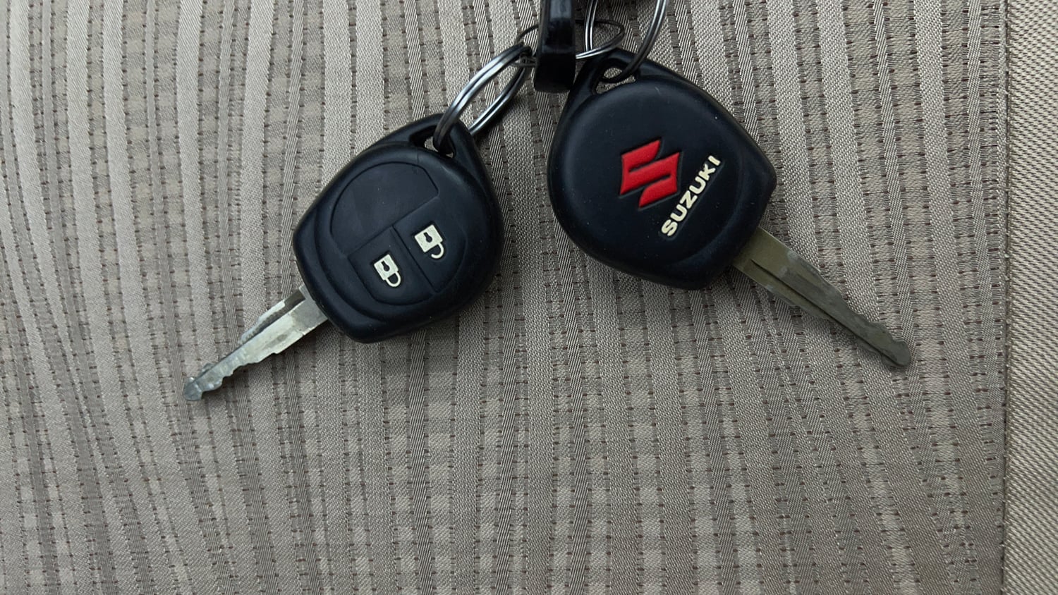 Used 2018 Maruti Suzuki Dzire VXi AMT Petrol Automatic extra CAR KEY VIEW