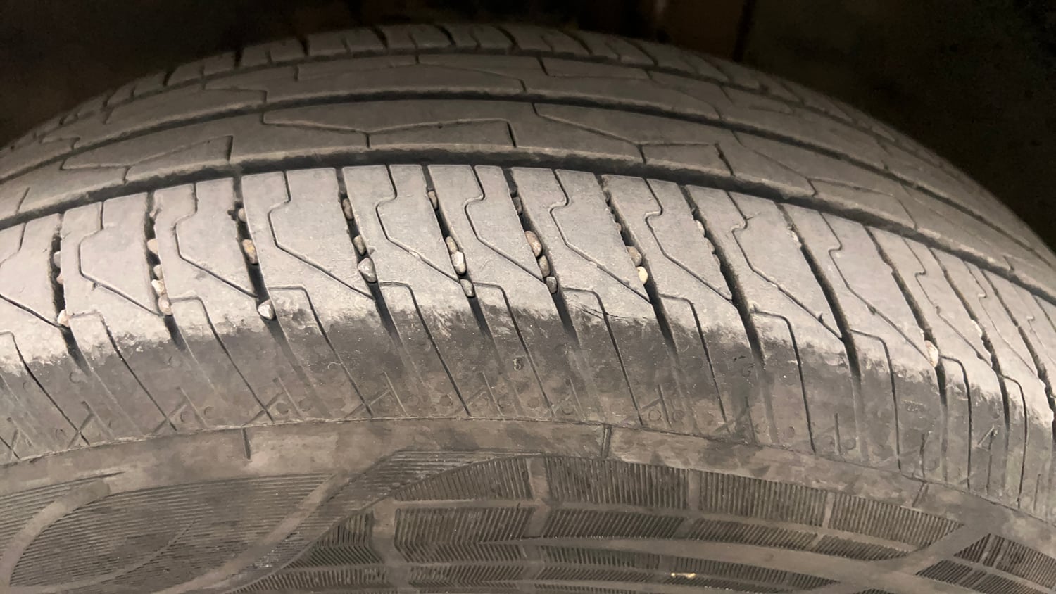 Used 2025 Tata Punch Adventure Plus iCNG Cng Manual tyres LEFT FRONT TYRE TREAD VIEW