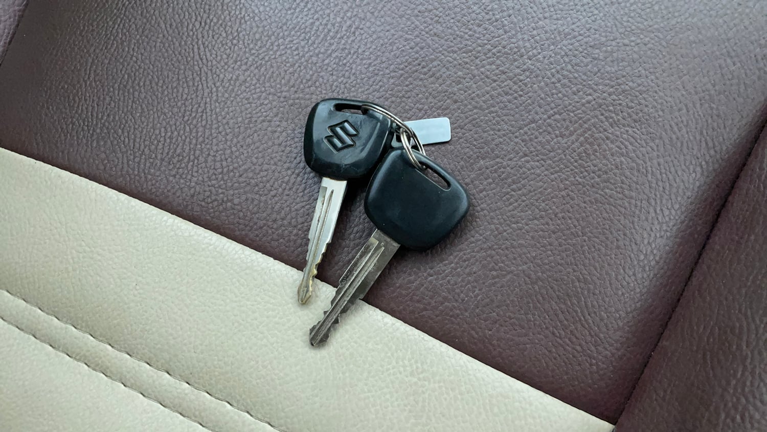Used 2015 Maruti Suzuki Eeco 5 STR WITH A/C+HTR Petrol Manual extra CAR KEY VIEW