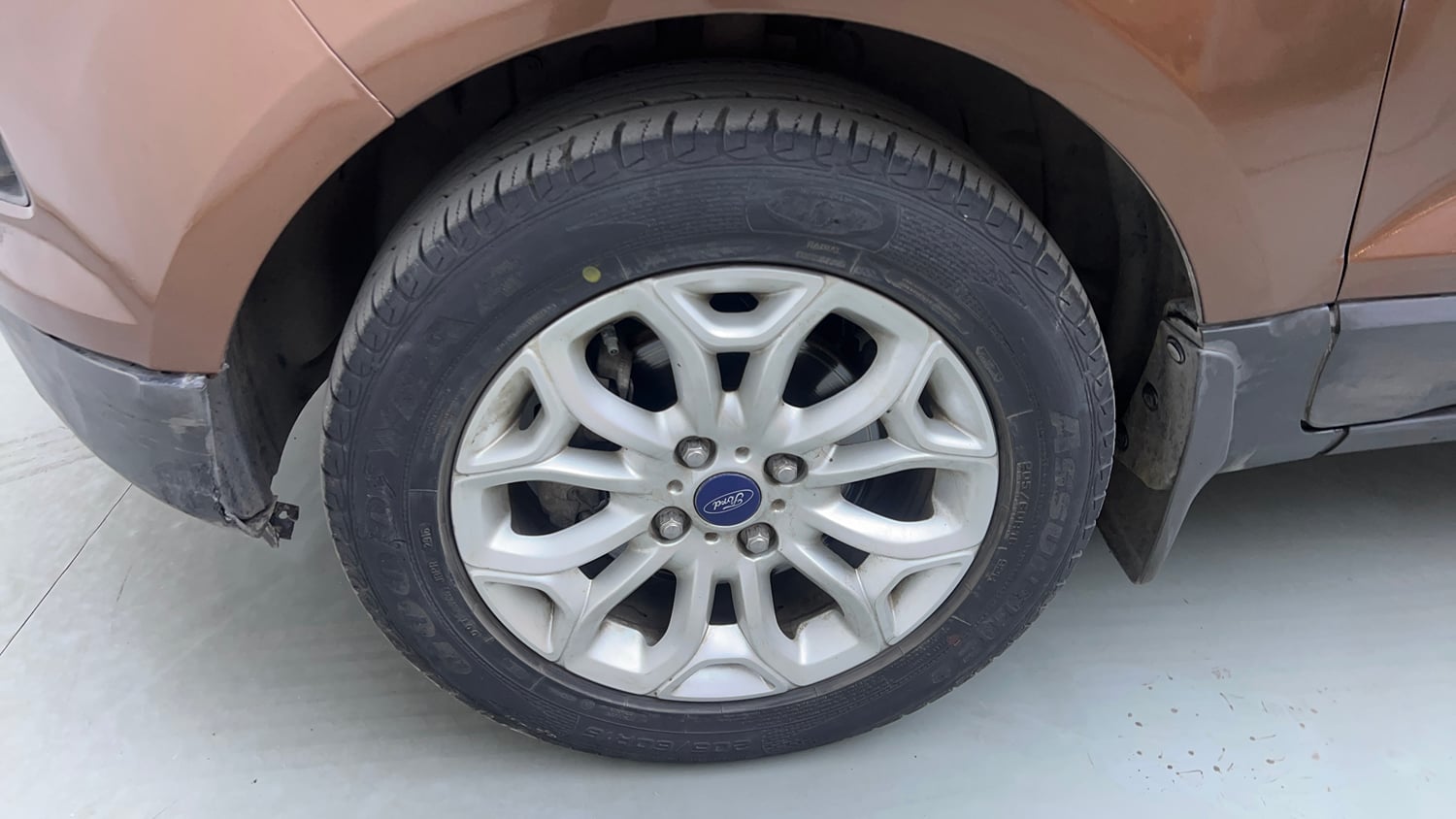 Used 2016 Ford EcoSport Titanium 1.5L Ti-VCT AT Petrol Automatic tyres LEFT FRONT TYRE RIM VIEW