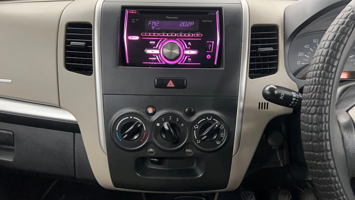 Used 2013 Maruti Suzuki Wagon R LXI CNG Cng Manual interior MUSIC SYSTEM & AC CONTROL VIEW