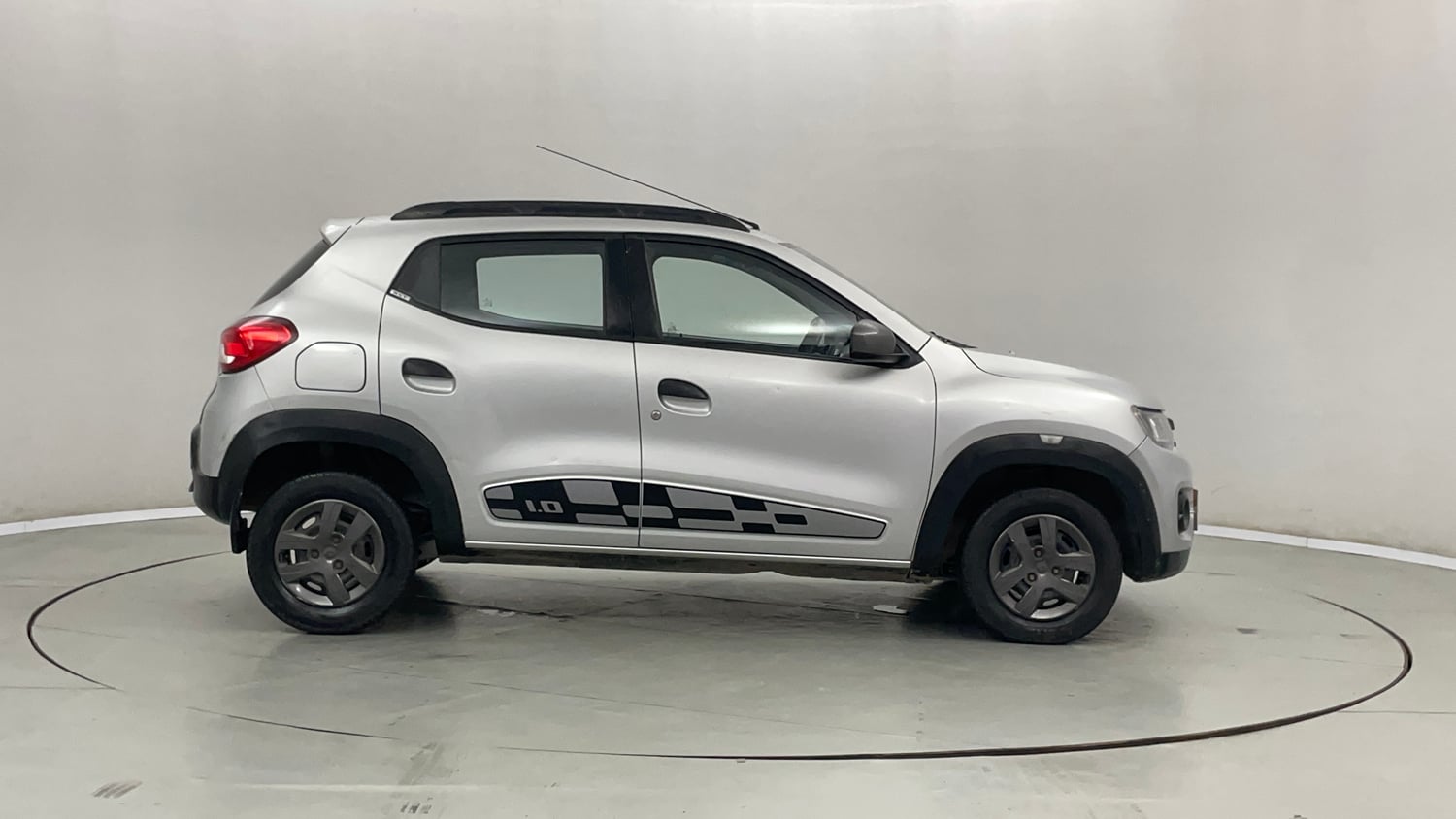 Used 2018 Renault Kwid 1.0 RXT AMT Opt Petrol Automatic exterior RIGHT SIDE VIEW
