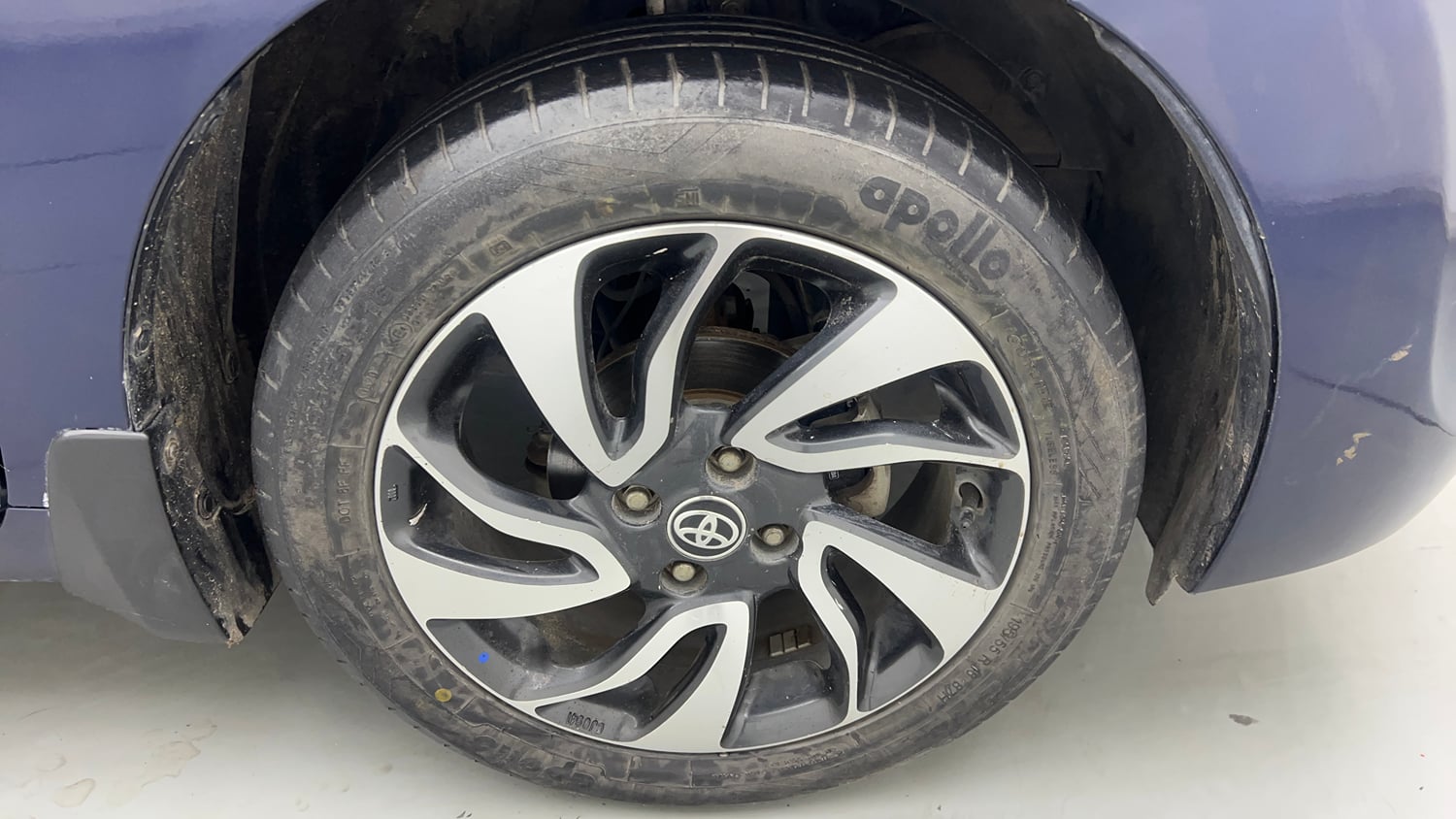 Used 2020 Toyota Glanza G Petrol Manual tyres RIGHT FRONT TYRE RIM VIEW