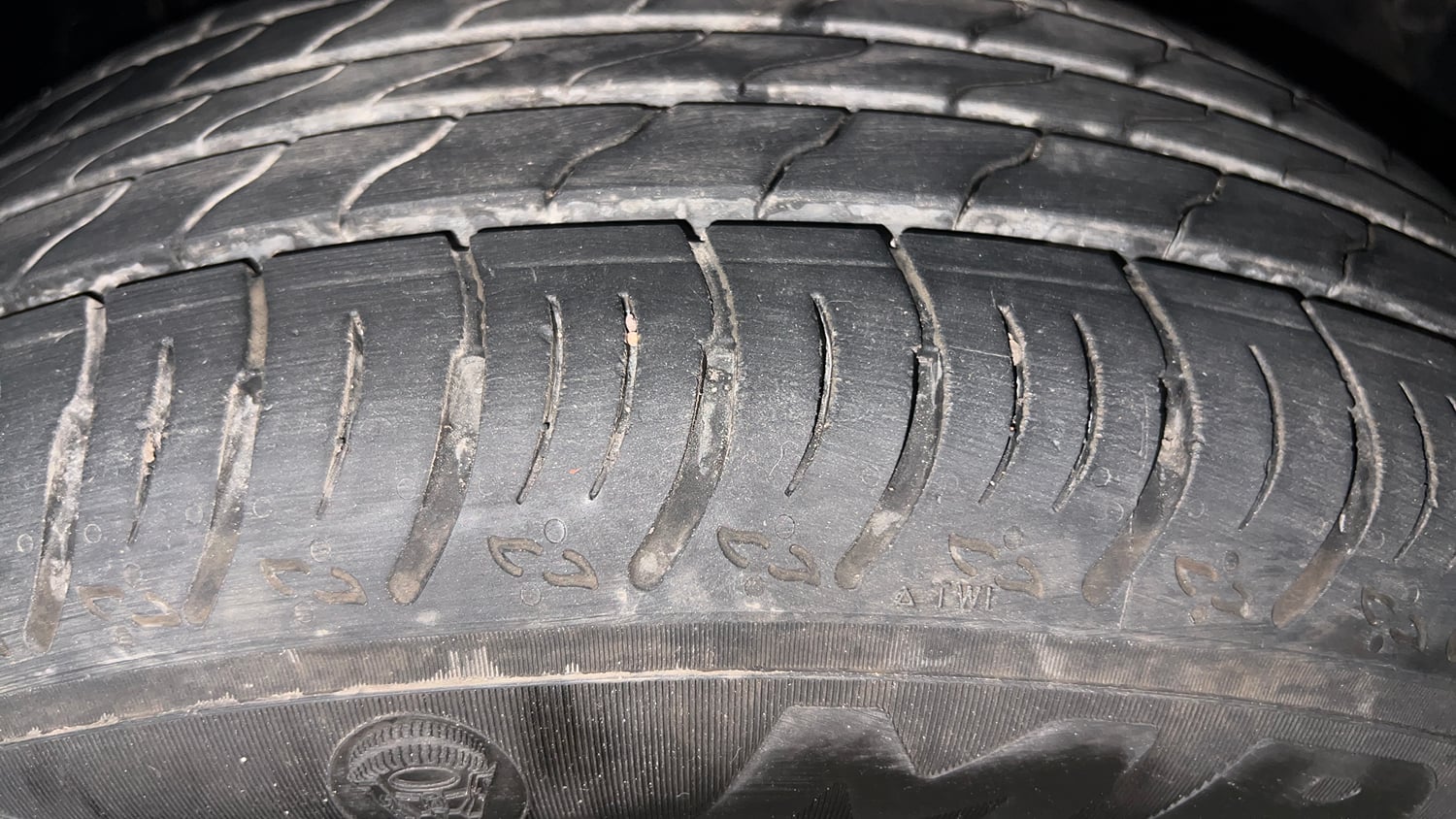Used 2024 Maruti Suzuki Fronx Delta Plus 1.2L MT Petrol Manual tyres RIGHT FRONT TYRE TREAD VIEW