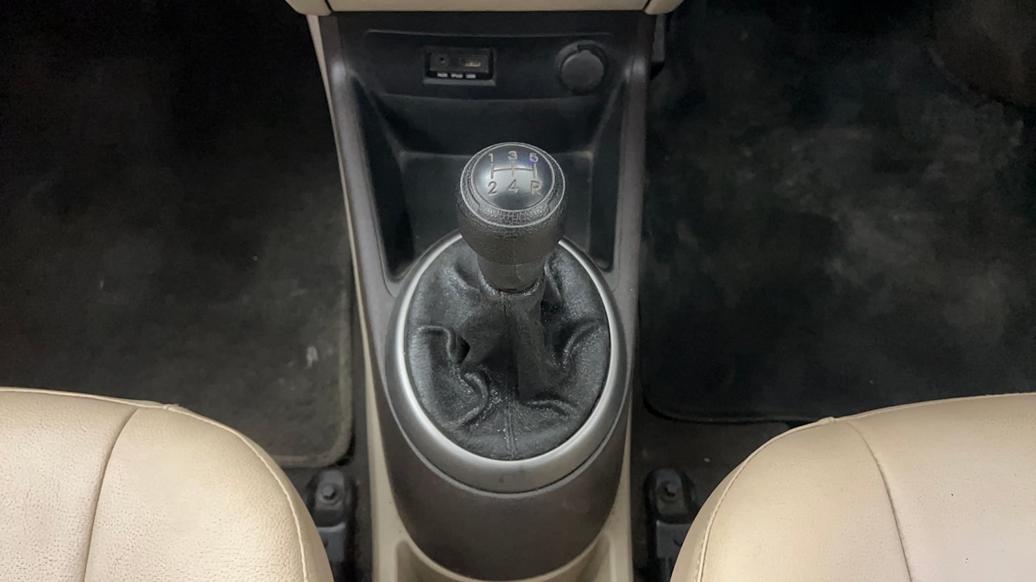 Used 2012 Hyundai i20 Sportz 1.2 BS-IV Petrol Manual interior GEAR  KNOB VIEW