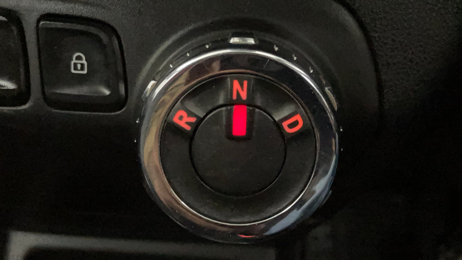 Used 2018 Renault Kwid 1.0 RXT AMT Opt Petrol Automatic interior GEAR  KNOB VIEW