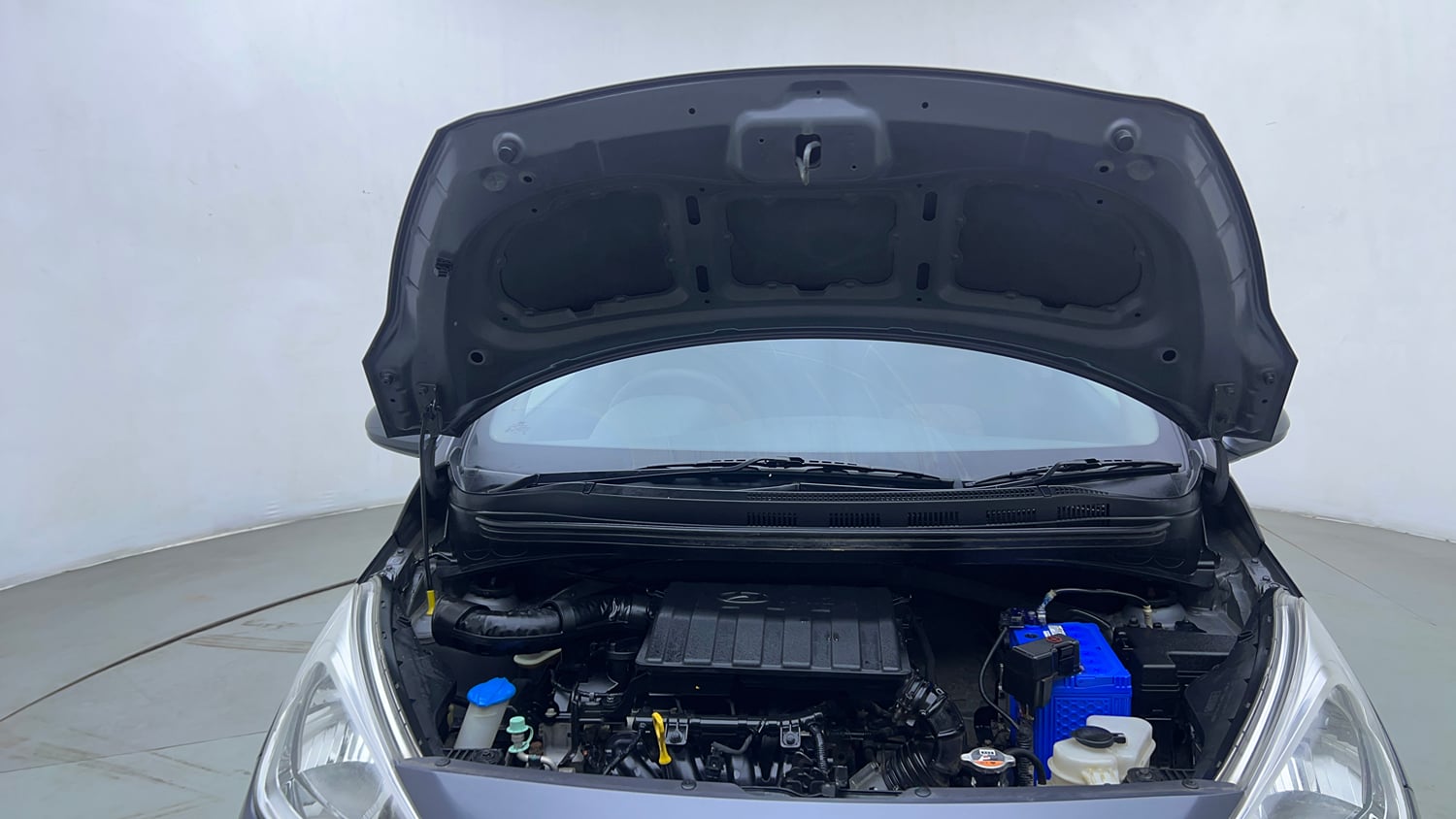 Used 2017 Hyundai Grand i10 Magna 1.2 Kappa VTVT Petrol Manual engine ENGINE & BONNET OPEN FRONT VIEW